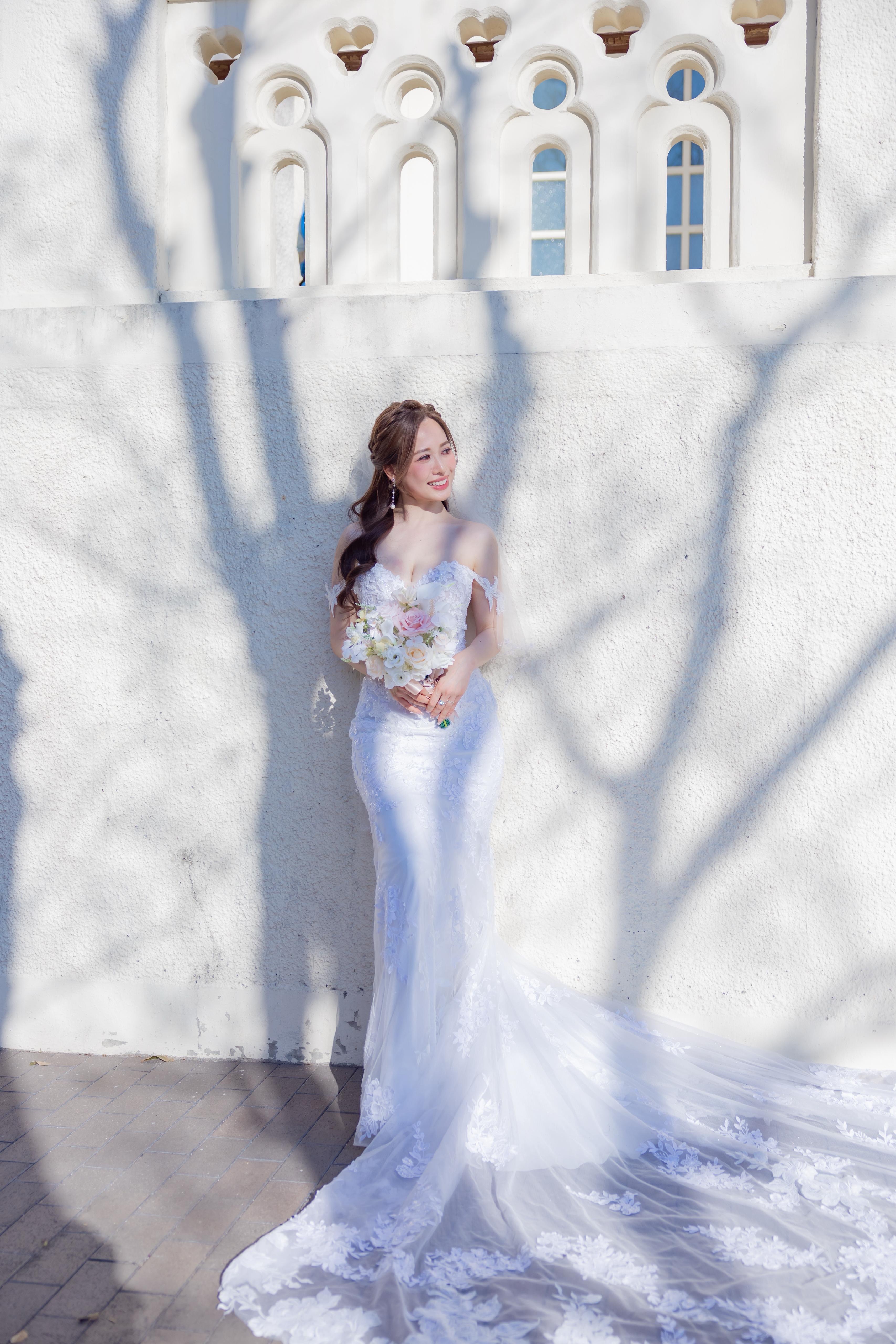 💕Real Bride Sharing 💕 Congratulations to our beautiful bride Kossi 👰 May your married life be filled with love, fun, laughter and happiness💗  👰🏻 @kitkiiiiiit 👗 @simplylovewedding @simplylovebrides
