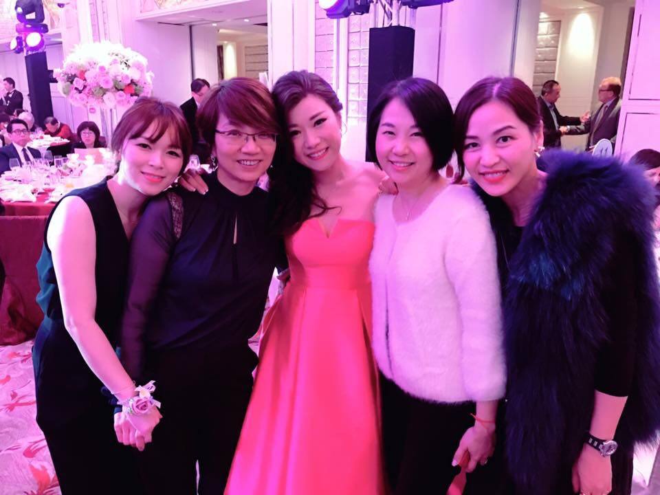 Real Simply Love bride