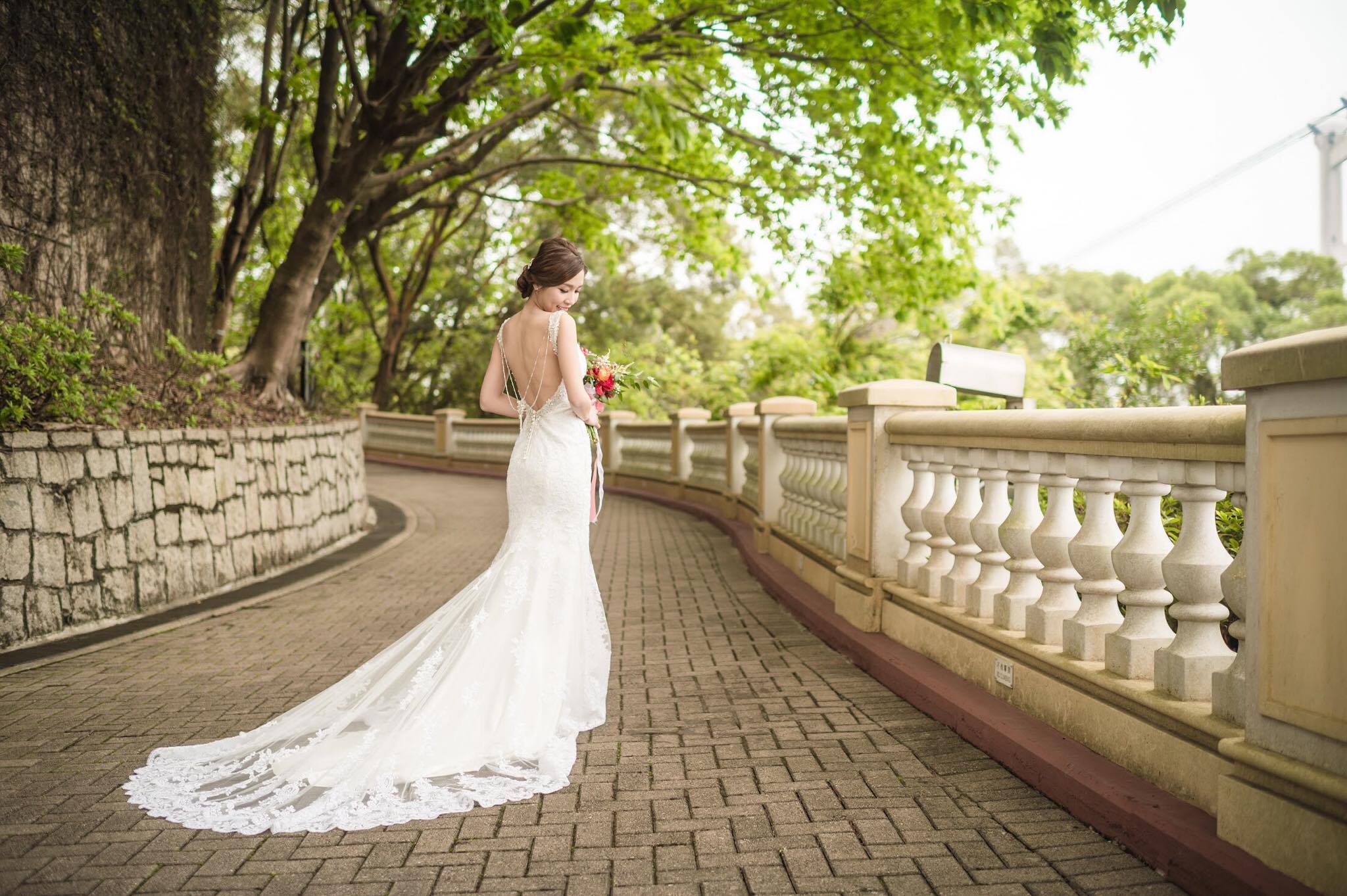 Real Simply Love bride