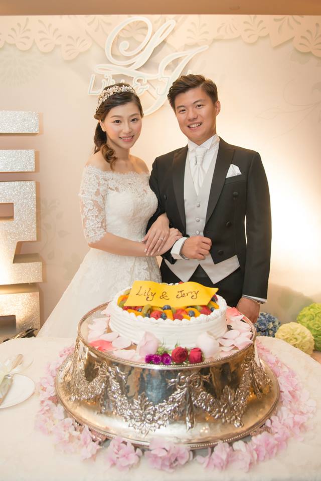 Real Simply Love bride