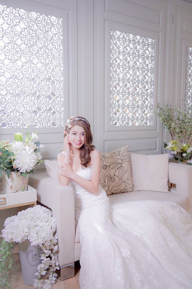 Real Simply Love bride